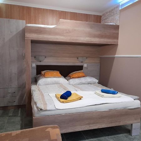 Andrea Apartman Hajdúszoboszló Exteriör bild