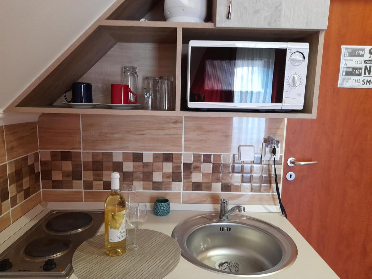 Andrea Apartman Hajdúszoboszló Exteriör bild