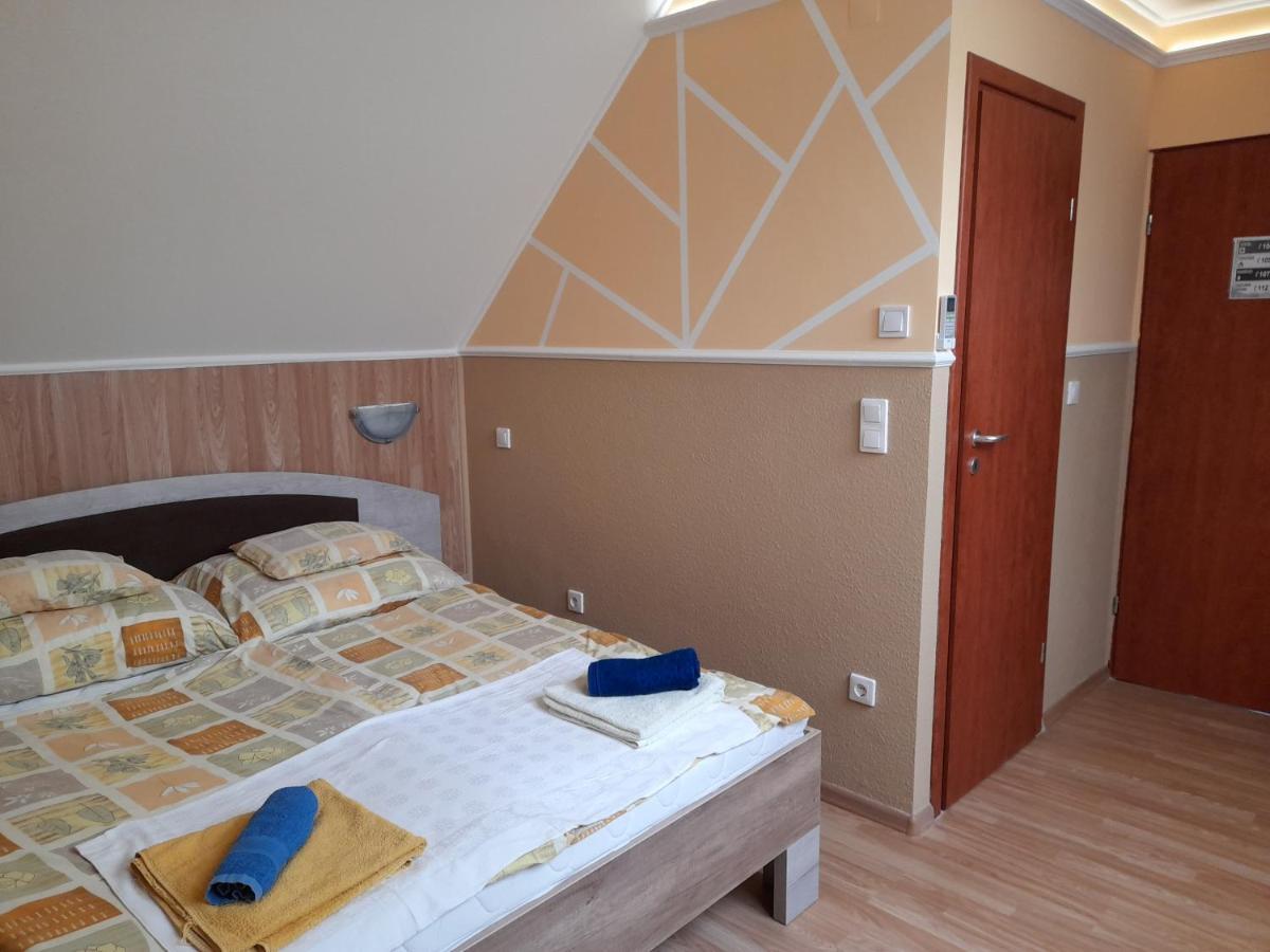 Andrea Apartman Hajdúszoboszló Exteriör bild