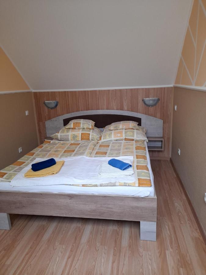 Andrea Apartman Hajdúszoboszló Exteriör bild