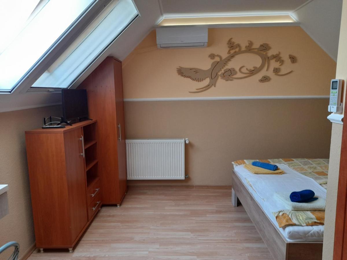 Andrea Apartman Hajdúszoboszló Exteriör bild